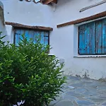Traditional Adobe House In Evrychou With Cozy Garden&fireplace! Dom wakacyjny