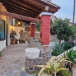 Traditional Adobe House In Evrychou With Cozy Garden And Fireplace! Holiday home Nicosia