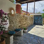 Traditional Adobe House In Evrychou With Cozy Garden&fireplace! Nikozja