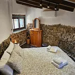 Dom wakacyjny Traditional Adobe House In Evrychou With Cozy Garden&fireplace!