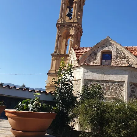 Сasa de vacaciones Traditional Adobe House In Evrychou With Cozy Garden And Fireplace! Nicosia