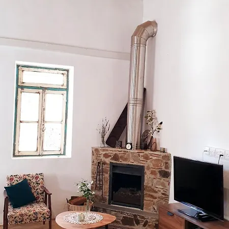 Дом отдыха Traditional Adobe House In Evrychou With Cozy Garden And Fireplace! *