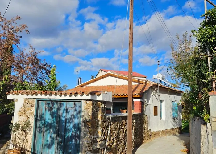 Traditional Adobe House In Evrychou With Cozy Garden And Fireplace! Holiday home Nicosia