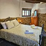 Traditional Adobe House In Evrychou With Cozy Garden And Fireplace! Nyaraló