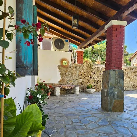 Traditional Adobe House In Evrychou With Cozy Garden&fireplace! Nikozja