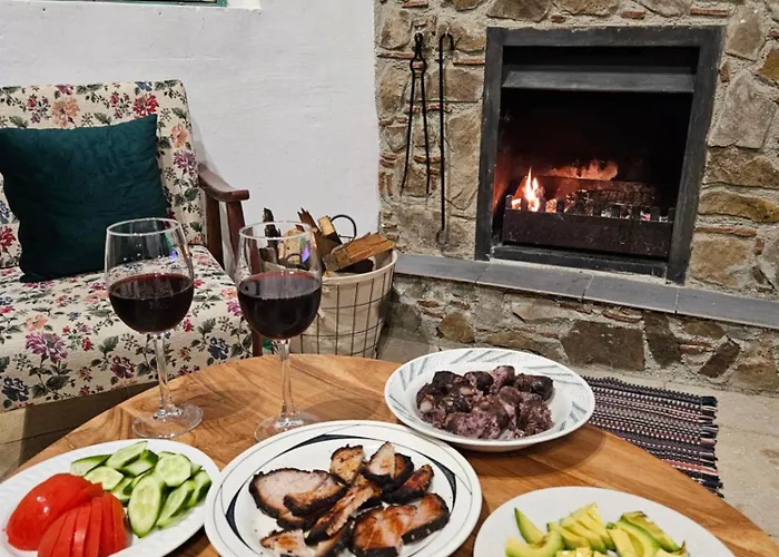 Casa vacanze Traditional Adobe House In Evrychou With Cozy Garden And Fireplace!