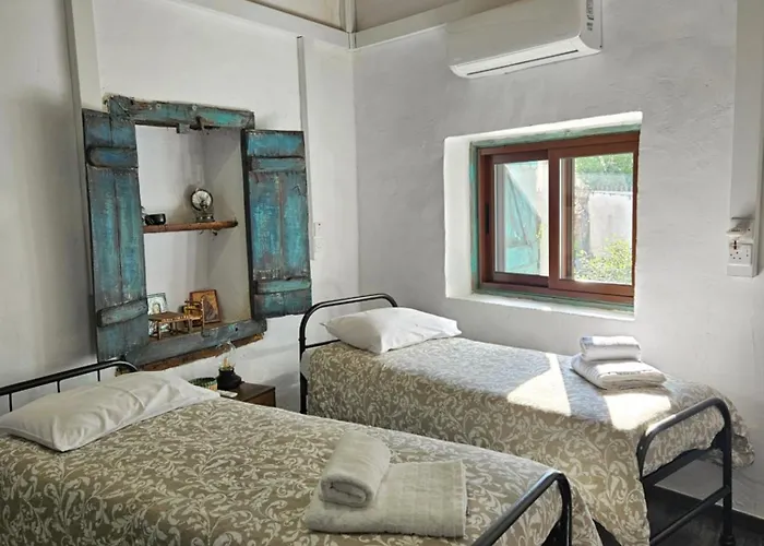 Traditional Adobe House In Evrychou With Cozy Garden And Fireplace! Casa vacanze Nicosia